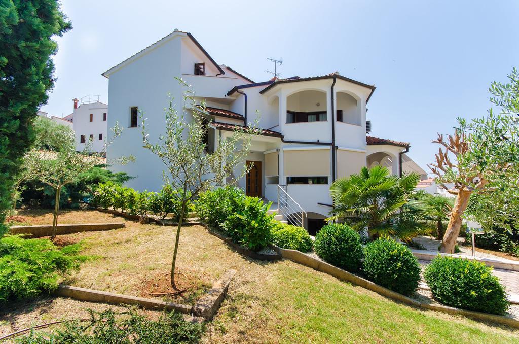 Apartments Gloria Vrsar Exterior foto
